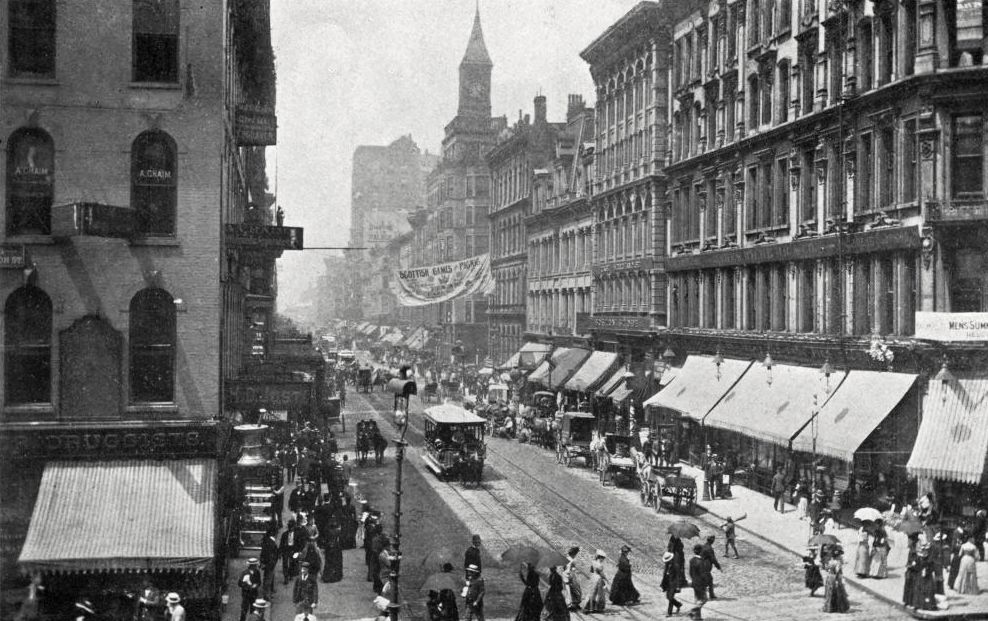 Madison Street in Chicago in early 1900s looking west from Dearborn