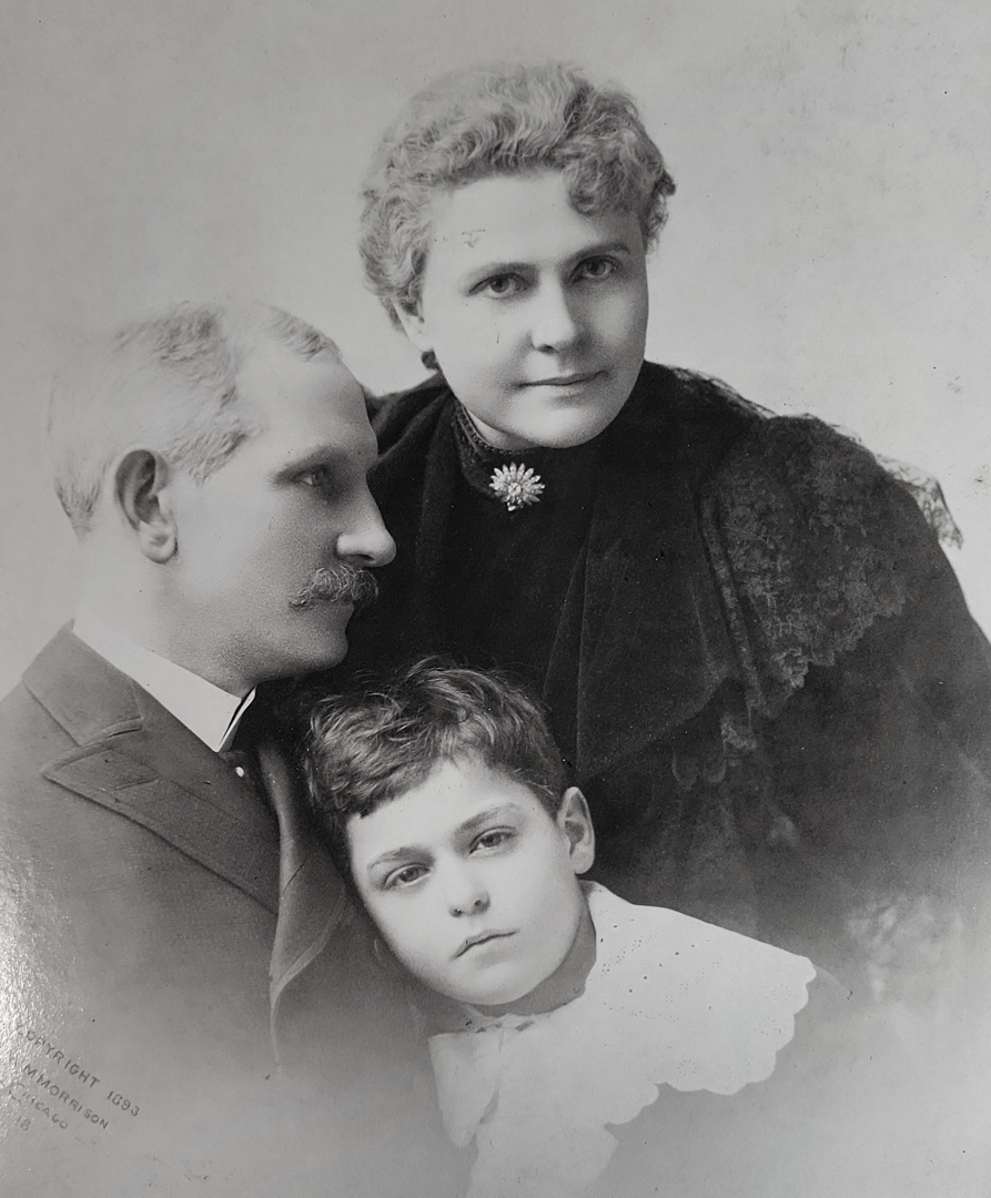 Will J. Davis and Jessie Bartlett Davis with their son